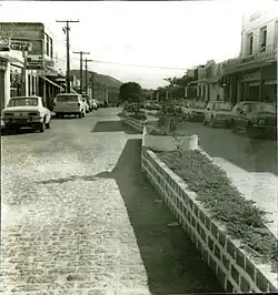 Aspecto antigo da Avenida César Cabral, a principal avenida da cidade