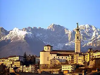 Belluno, capital da homônima província montanhosa