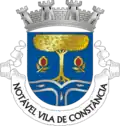 Brasão de Notável Vila da Constância É “vila DA” e não “ vila DE”. Cf. o decreto que mudou o nome à localidade.