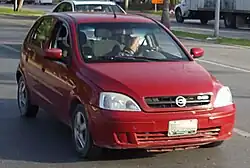 Corsa Hatch 2ª geração.