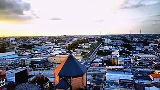 Vista do centro da cidade com a Catedral Nossa Senhora da Glória em destaque, Cruzeiro do Sul, Acre