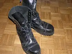 Bota militar (coturno)