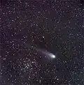 O cometa C/2001 Q4 (NEAT) e M44 na mesma imagem
