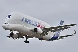 Beluga aterrissando em Toulouse.