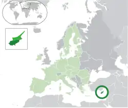 Localização de Chipre (em verde)Na União Europeia (em verde claro)No Continente europeu (em cinza)