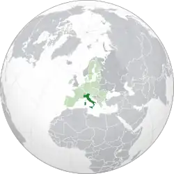 Localização da Itália (em verde escuro) na União Europeia (em verde claro)