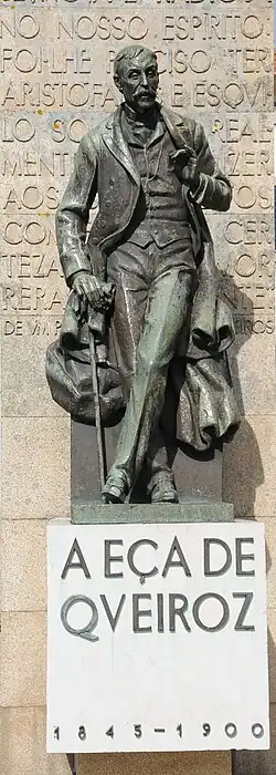 Estátua na Póvoa de Varzim.