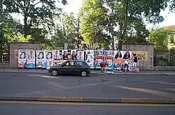 Cartazes de campanha eleitoral em Milão, Itália