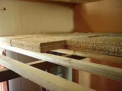 Isolamento acústico do teto com cânhamo