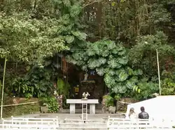 Gruta das aparições de Itaúna, localizada no bairro de Lourdes.
