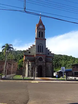 Igreja matriz de Três Arroios.
