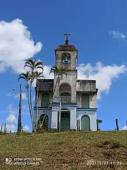 Igreja Nossa Senhora do Rosário localizada no sítio arqueológico de Jacarandá e Saloubro, em 2021. Localizada a 23,8 km de Santa Luzia ( Bahia) sendo considerada patrimônio histórico da cidade, porque foi construída na época da colonização e está conservada até os dias atuais.