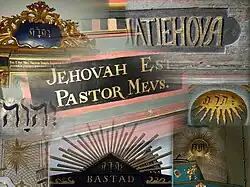 Colagem de inscrições suecas com "Jehova(h)"