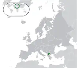Localização da Macedónia do Norte (em verde)  No continente europeu (em cinza escuro)