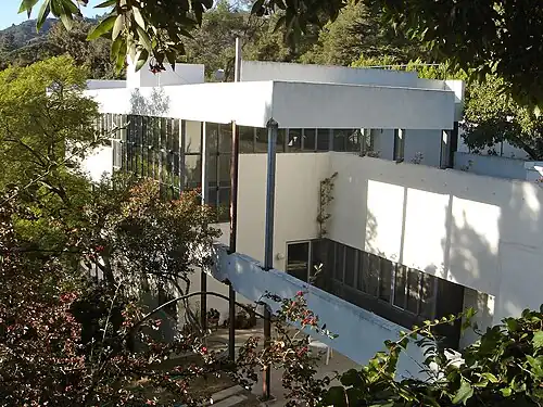 Lovell Health House em Los Feliz, Los Angeles, California, por Richard Neutra (1927–29)