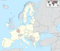 Localização de Luxemburgo (em vermelho)Localização na União Europeia (em amarelo)Localização na Europa (em cinza)