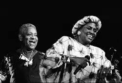 Makeba e Dizzy Gillespie no palco francês