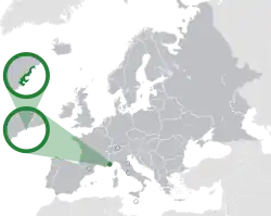 Localização de Mônaco (em verde) na Europa (cinza escuro)