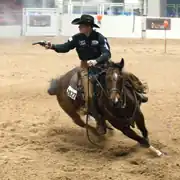Tiro de cowboy montado no Campeonato Mundial de Tiro AQHA 2012..