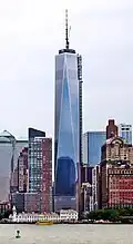 O One World Trade Center visto da Lower Manhattan, em junho de 2013