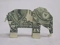 Elefante de nota de dólar, um exemplo de moneygami