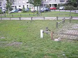 Uma visão lateral do local em julho de 2007