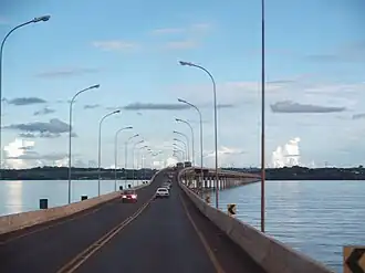 Ponte Ayrton Senna, sobre o Rio Paraná, que liga Mundo Novo com a cidade de Guaíra