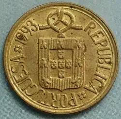Escudo coroado por cabos náuticos. Moeda de 1 escudo, 1993