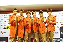 Membros do Shinhwa em 2012