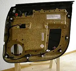 Interior de plástico de cânhamo em uma porta de carro