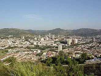 Vista de Amparo desde o morro do Cristo