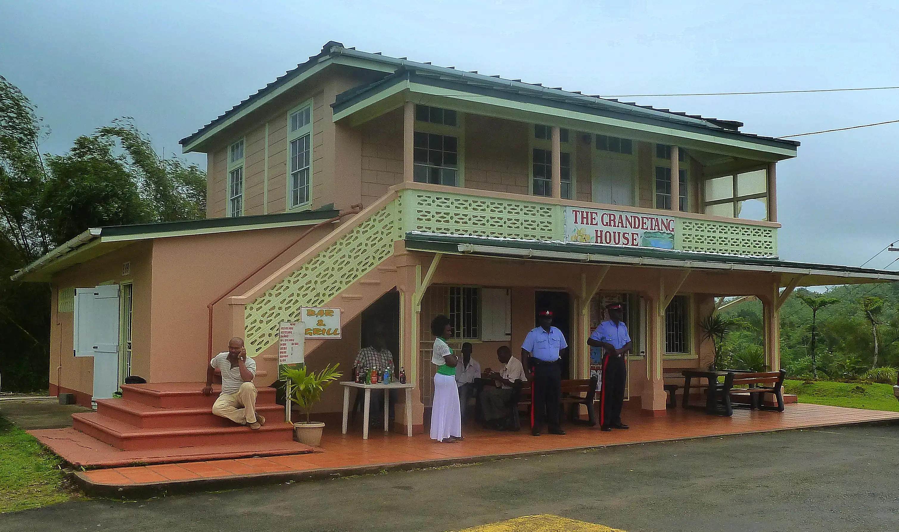 Grenada,_Karibik_-_Grand-Etang_House_-_panoramio