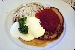 blini com ovas de salmão